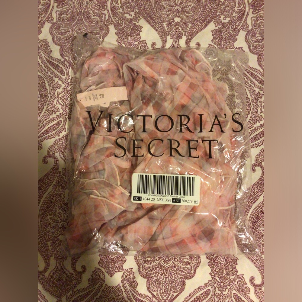 Victoria’s Secret Ruffle Long Robe - Picture 5 of 5